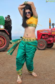 Taapsee Pannu feet photo thumbnail