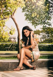 Taapsee Pannu feet photo thumbnail