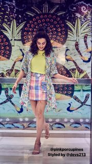 Taapsee Pannu feet photo thumbnail