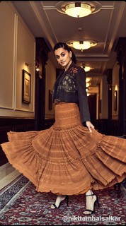 Taapsee Pannu feet photo thumbnail