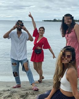 Taapsee Pannu feet photo thumbnail
