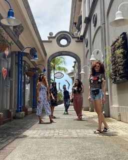Taapsee Pannu feet photo thumbnail