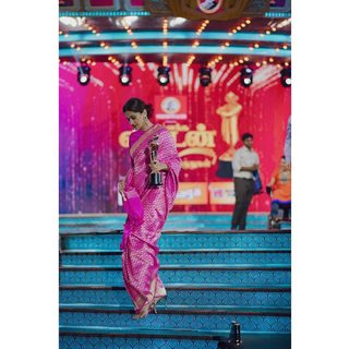 Taapsee Pannu feet photo thumbnail