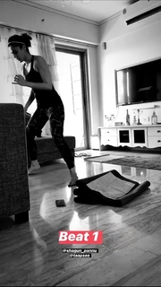 Taapsee Pannu feet photo thumbnail