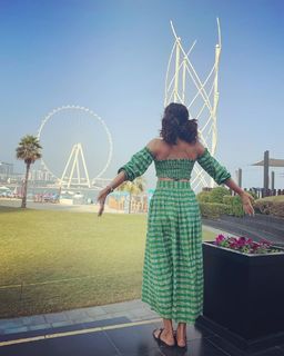 Taapsee Pannu feet photo thumbnail