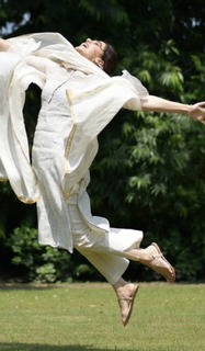 Taapsee Pannu feet photo thumbnail