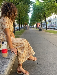 Taapsee Pannu feet photo thumbnail