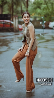Taapsee Pannu feet photo thumbnail