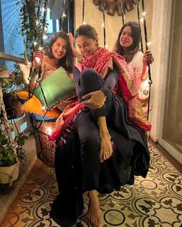 Taapsee Pannu feet photo thumbnail