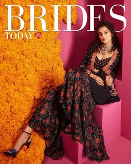 Taapsee Pannu feet photo thumbnail