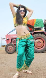 Taapsee Pannu feet photo thumbnail