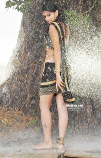 Taapsee Pannu feet photo thumbnail