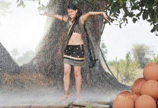 Taapsee Pannu feet photo thumbnail