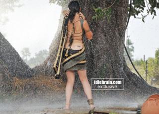 Taapsee Pannu feet photo thumbnail