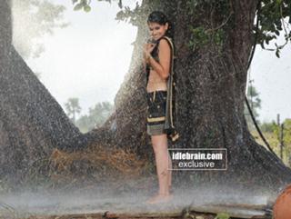 Taapsee Pannu feet photo thumbnail