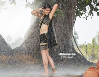 Taapsee Pannu feet photo thumbnail