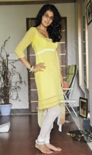 Taapsee Pannu feet photo thumbnail