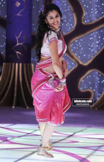 Taapsee Pannu feet photo thumbnail