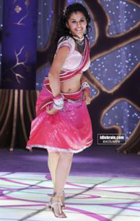 Taapsee Pannu feet photo thumbnail