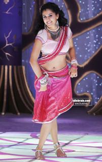Taapsee Pannu feet photo thumbnail