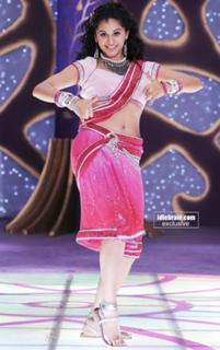 Taapsee Pannu feet photo thumbnail