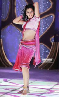 Taapsee Pannu feet photo thumbnail