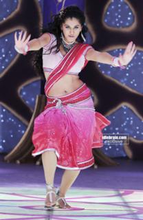 Taapsee Pannu feet photo thumbnail