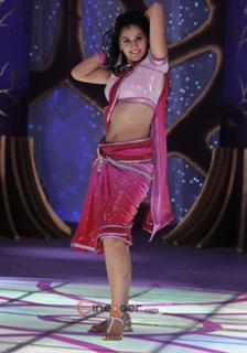 Taapsee Pannu feet photo thumbnail
