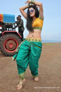 Taapsee Pannu feet photo thumbnail