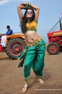 Taapsee Pannu feet photo thumbnail