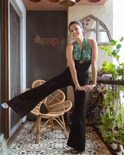 Taapsee Pannu feet photo thumbnail