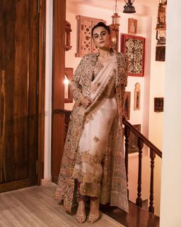 Taapsee Pannu feet photo thumbnail