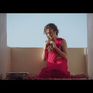Taapsee Pannu feet photo thumbnail