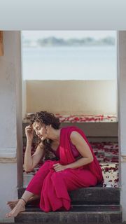 Taapsee Pannu feet photo thumbnail