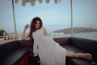 Taapsee Pannu feet photo thumbnail
