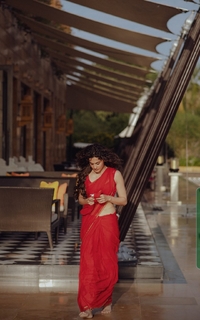 Taapsee Pannu feet photo thumbnail