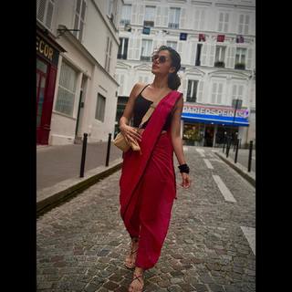 Taapsee Pannu feet photo thumbnail