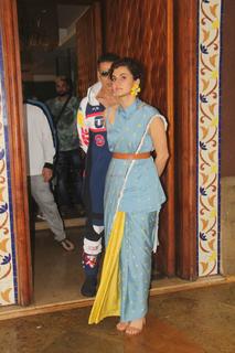 Taapsee Pannu feet photo thumbnail
