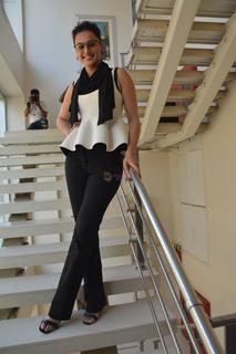 Taapsee Pannu feet photo thumbnail