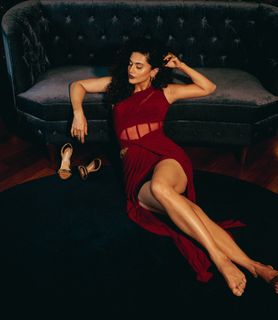 Taapsee Pannu feet photo thumbnail