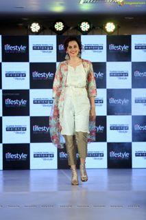 Taapsee Pannu feet photo 17