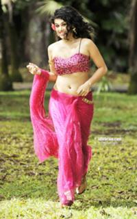 Taapsee Pannu feet photo thumbnail