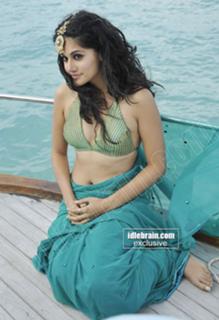Taapsee Pannu feet photo thumbnail