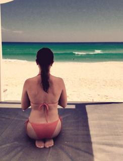 Tabata Jalil feet photo thumbnail