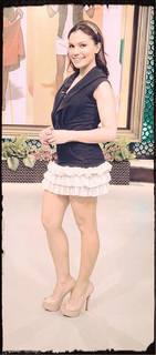 Tabata Jalil feet photo thumbnail