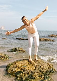 Tabata Jalil feet photo thumbnail