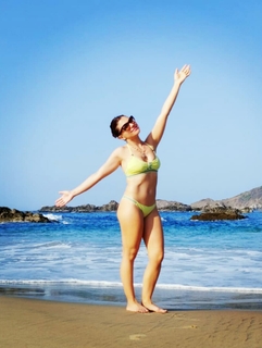 Tabata Jalil feet photo thumbnail