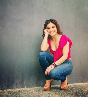 Tabata Jalil feet photo thumbnail