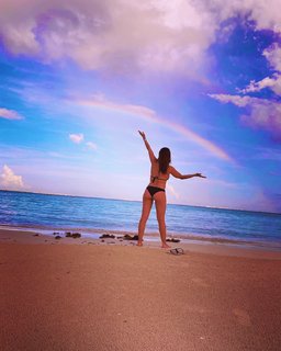 Tabata Jalil feet photo thumbnail