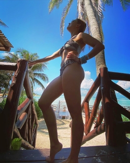 Tabata Jalil feet photo thumbnail